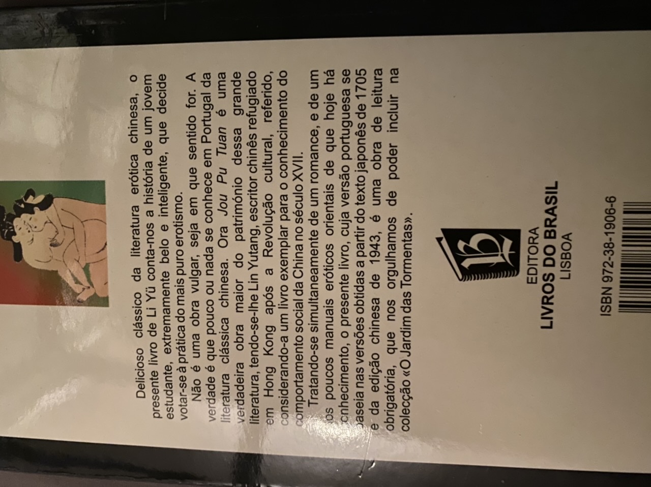 Delicioso clássico da literatura erótica chinesa, conta-nos a história de um jovem estudante, extremamente belo e inteligente, que decide votar-se a prática do mais puro erotismo.
