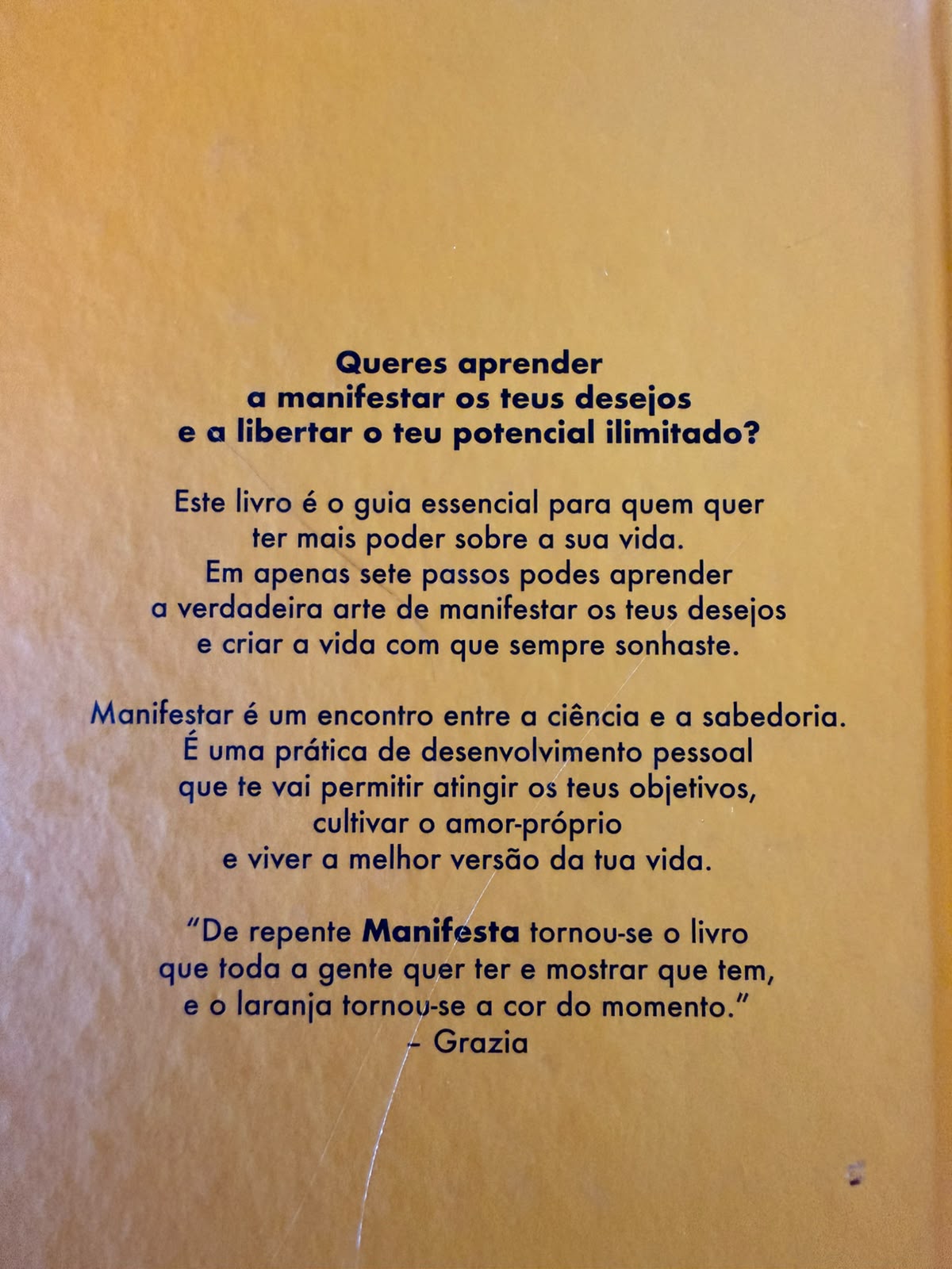 Queres aprender a manifestar os teus desejos e a libertar o teu potencial ilimitado?  Este livro é o guia essencial para quem quer ter mais poder sobre a sua vida. Em apenas sete passos podes aprender a verdadeira arte de manifestar os teus desejos e criar a vida com que sempre sonhaste.  Manifesta é um encontro entre a ciência e a sabedoria. É uma prática de desenvolvimento pessoal que te vai permitir atingir os teus objetivos, cultivar o amor-próprio e viver a melhor versão da tua vida.