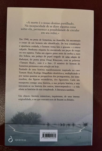 SINOPSE INSERIDA NA CONTRACAPA DO LIVRO